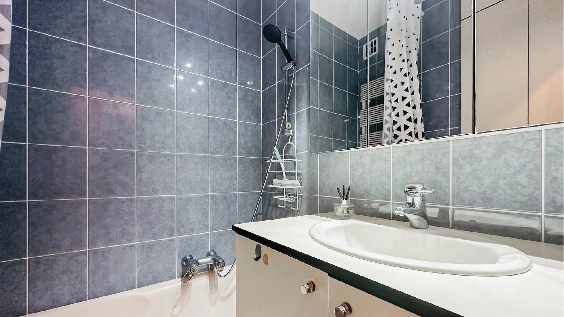Gorgeous Apartment In Oostende With Kitchen